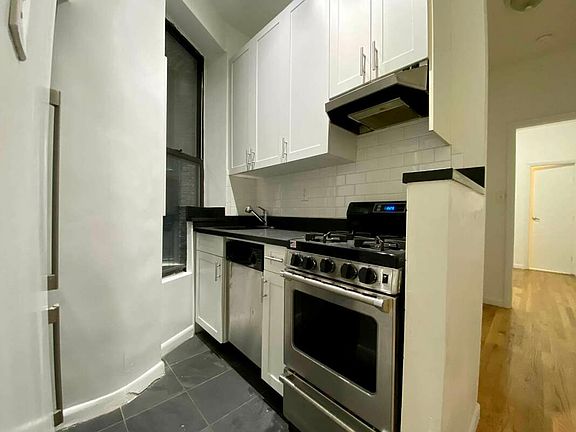 4th image of 220 E 85th St APT 1E