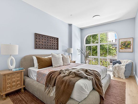 5th image of 222 16th St #3F