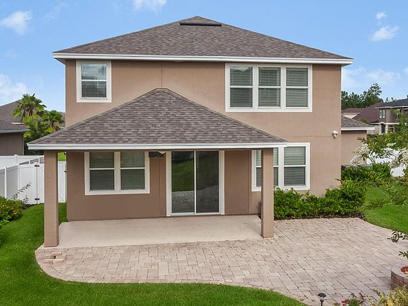 3rd image of 15 Corey Cay Ave