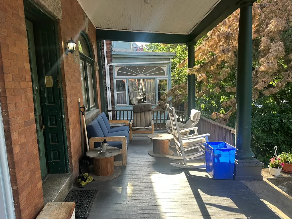 2 bed, 1000 sqft, $950 — Photo 2