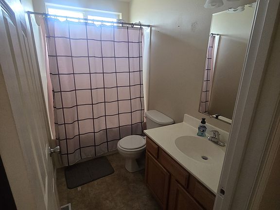 4th image of 425 N 12 E