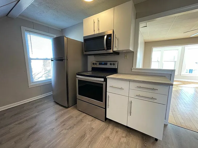 12 Cumberland 3rd Floor Manchester Ave #3RD FLOOR — Photo 4