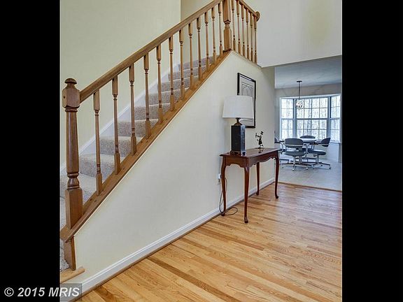 Two story entry foyer!