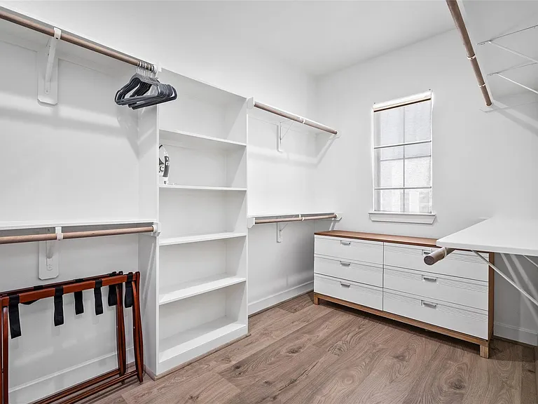 2110 Stuart St — Photo 18