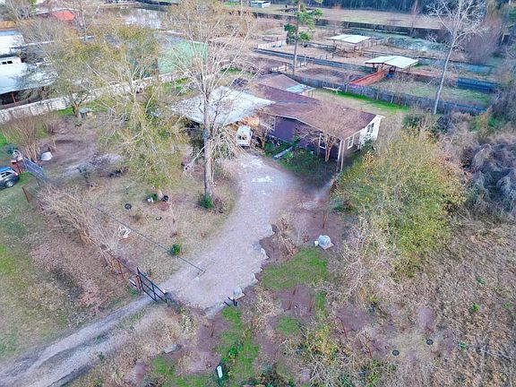 4th image of 19085 Oak Hill Ln