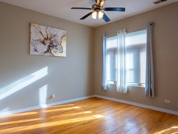 5th image of 4850 S Prairie Ave APT 3S