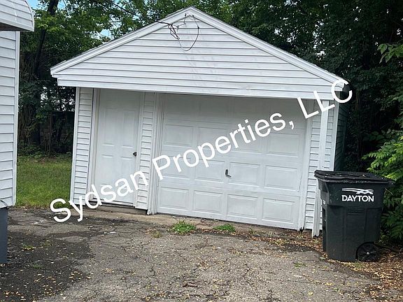 4th image of 213 Smith St