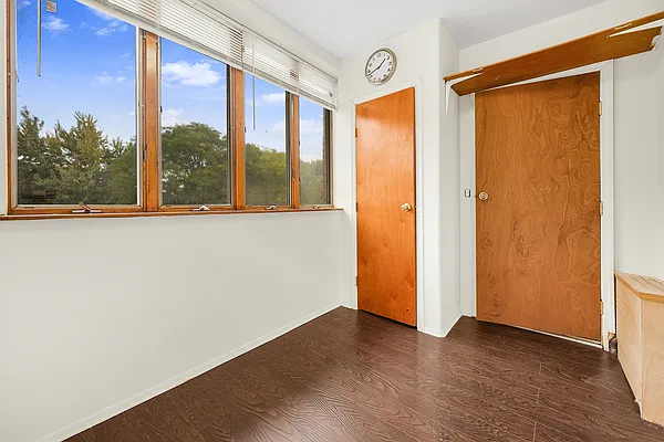 Rented by Charney Real Estate LLC | media 7