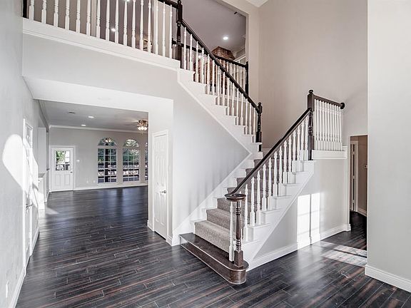 3rd image of 1401 Indian Creek Dr