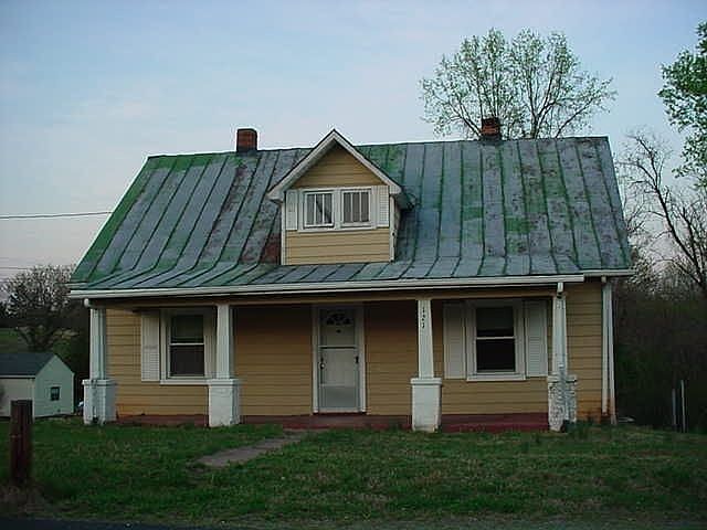 1st image of 121 Penn Ln