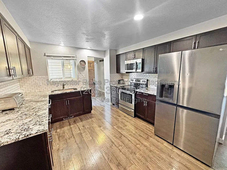 5603 W Centerbrook Dr — Photo 8