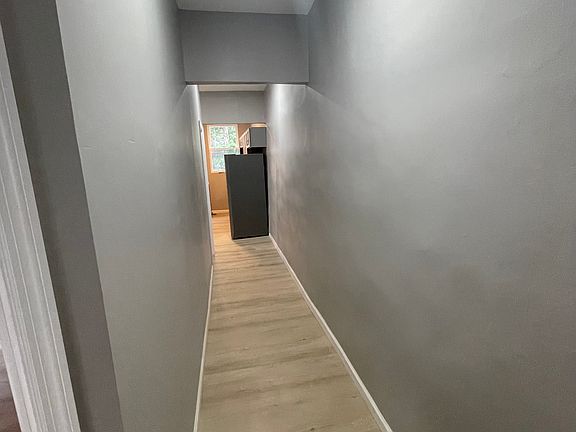 5th image of 538 Elkins Ave #1