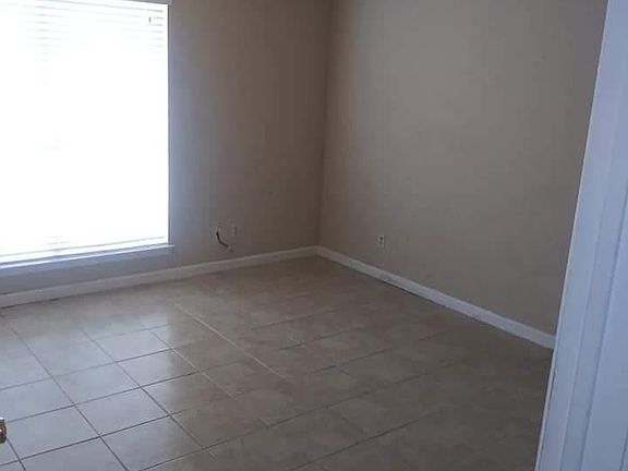 5th image of 10211 Sugar Branch Dr APT 325