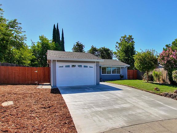 3rd image of 5520 Loma Oak Ct