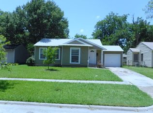 946 SW 5th St, Grand Prairie, TX 75051