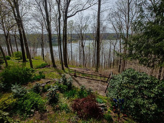 4th image of 38 Fire Lake Dr
