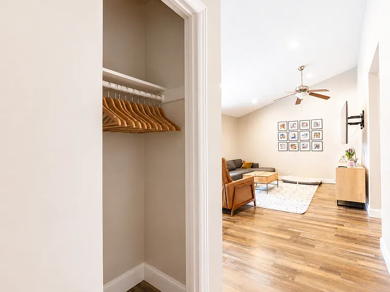 1529 Beechwood St — Photo 3