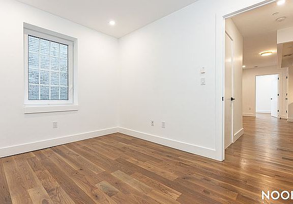 5th image of 130 Manhattan Ave #102