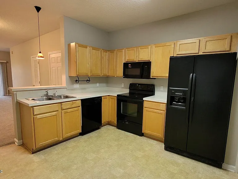 505 Scrub Jay Dr — Photo 2