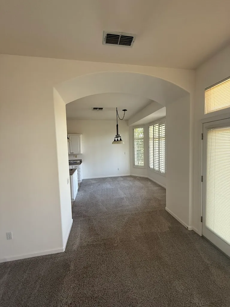 3 bed, 1547 sqft, $2,795 — Photo 3