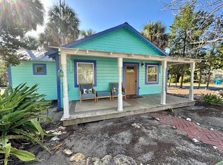 690 6th St, Cedar Key, FL 32625