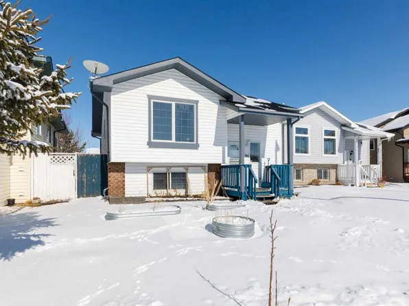 94 Drummond Ave, Red Deer, AB T4R 3A5
