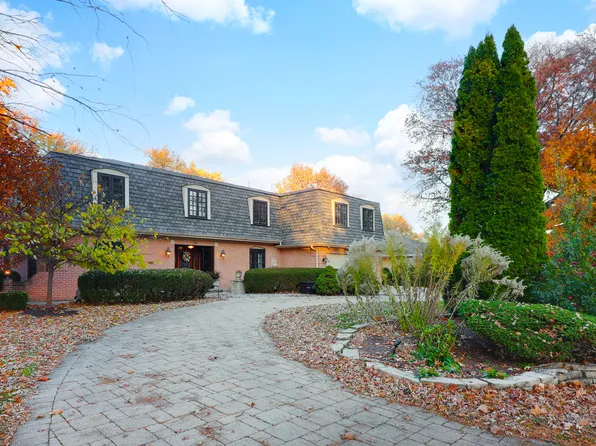 39 Mockingbird Ln, Oak Brook, IL 60523