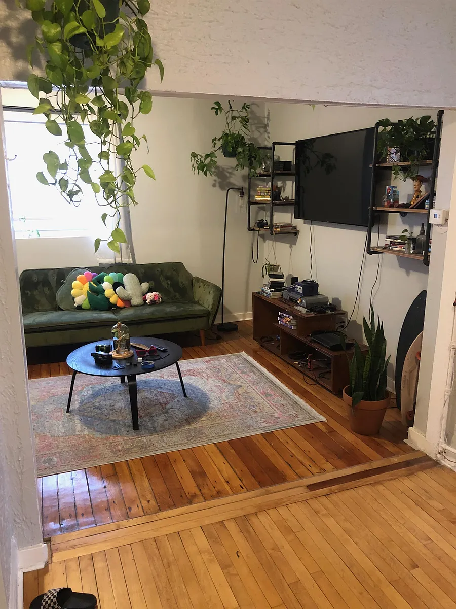 Building Photo - 1824 W 46th St #3F