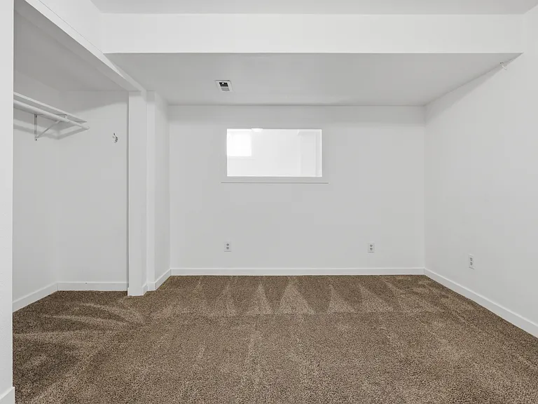 2479 Tulip St #B — Photo 16