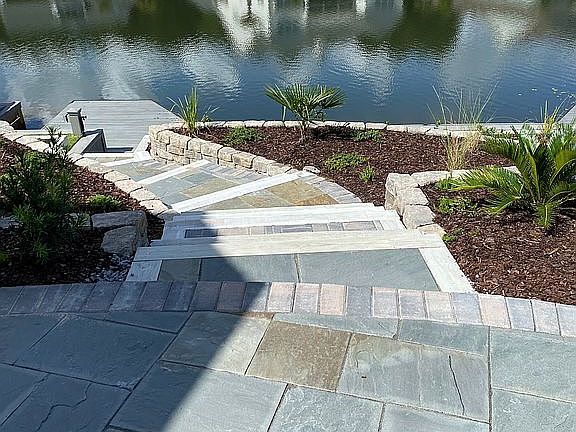3rd image of 524 Flatwater Dr