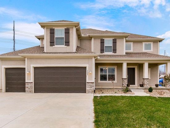 3209 SE Mill Creek Ln, Lees Summit, MO 64063
