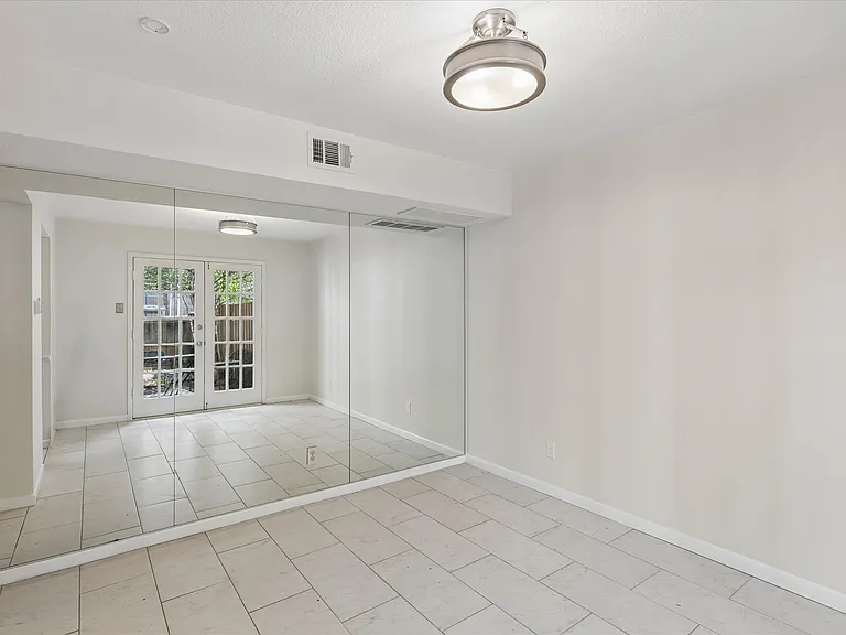 7518 Woodthrush Dr #17 — Photo 4