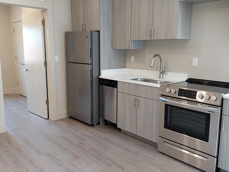 328 W Saginaw Rd — Photo 3