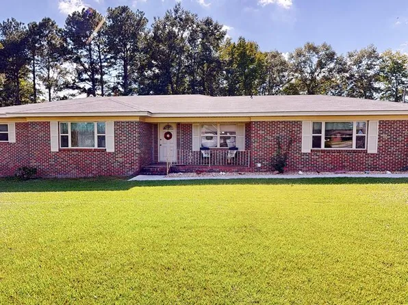 2156 Honeysuckle Rd, Dothan, AL 36301
