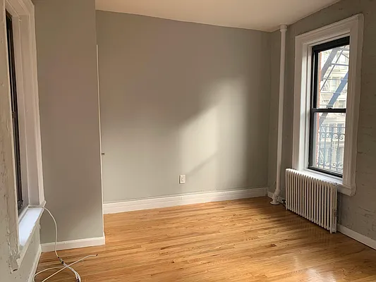 Rented by Salon Realty Corp | media 3