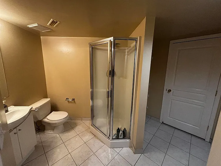1605 Salal Cres — Photo 23