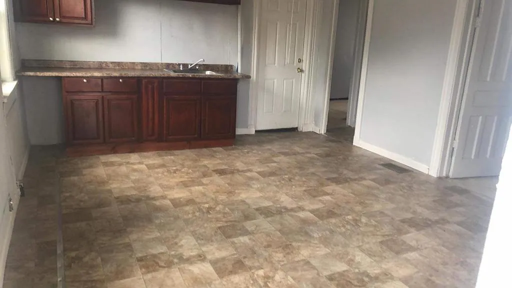 1334 Sunset Ave. Apt 1 — Photo 2