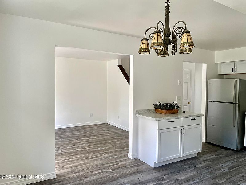 5th image of 20 Marsdale Court
