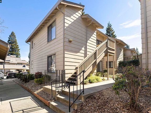 2nd image of 1101 Chelsea