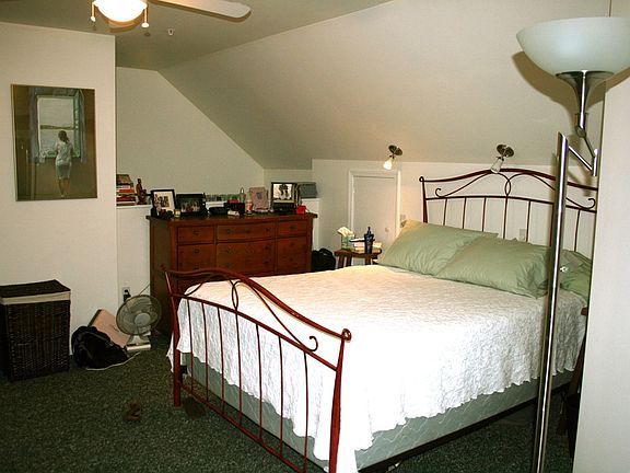2nd floor bedroom