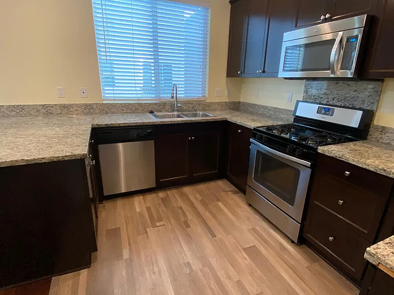 12032 Stanley Park Ct — Photo 4