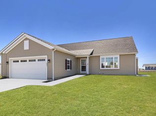 331 Savannah Dr, Walworth, WI 53184