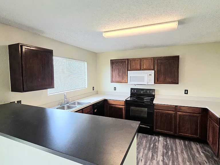 8103 Zephyr Ct — Photo 5