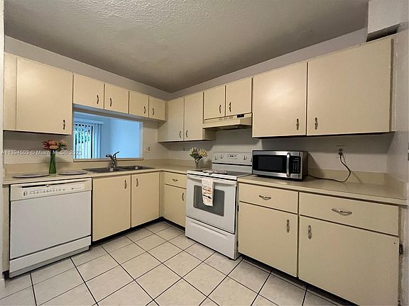 4th image of 8032 NW 29th St #8032