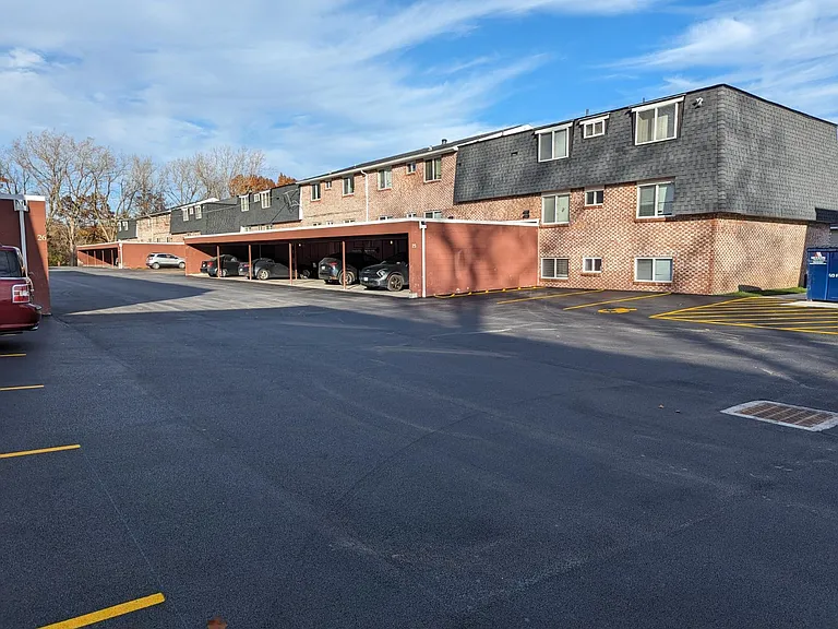 Losson Garden Apartments — Photo 13