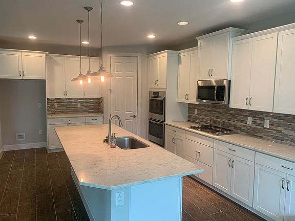 3rd image of 283 Stone Creek Cir