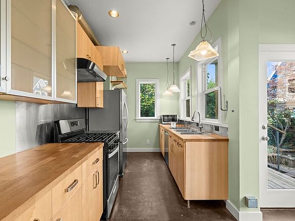 4th image of 1912 E Union St