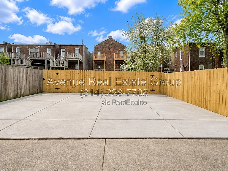 2329 Hickory St — Photo 28