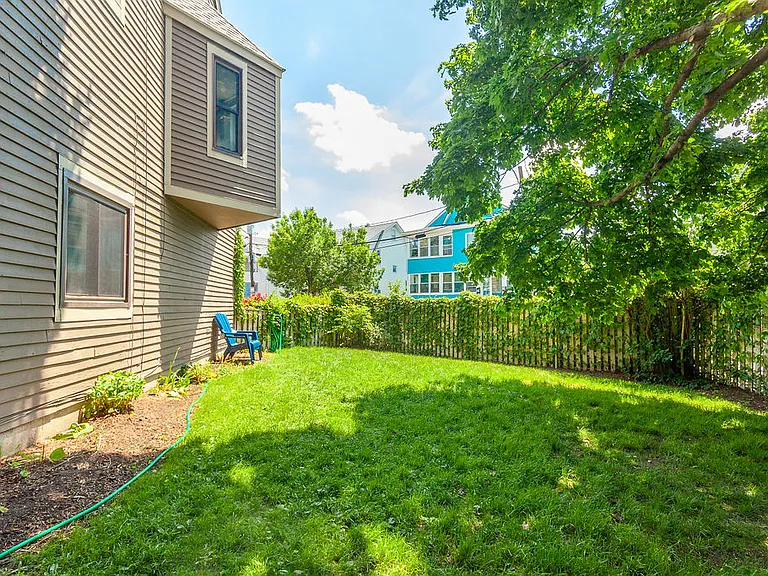 129 Governor Winthrop Rd — Photo 27