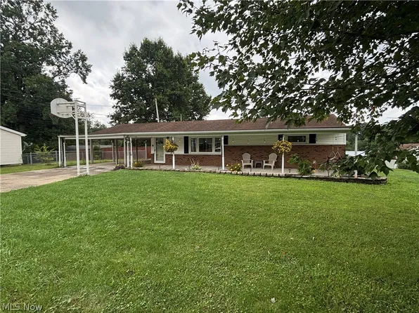 45 Valley Mills Cir, Parkersburg, WV 26104